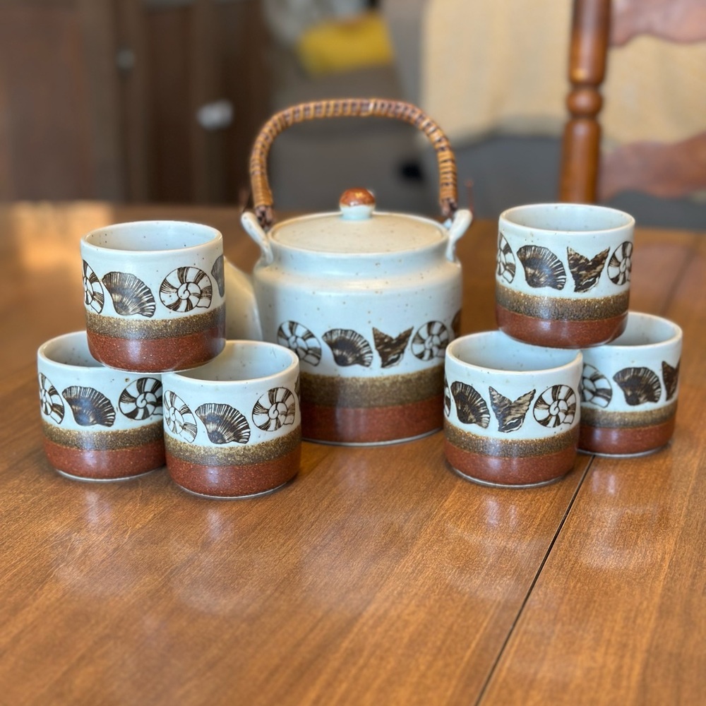 Vintage Japanese Otagiri Shell Teapot and 6 Teacups